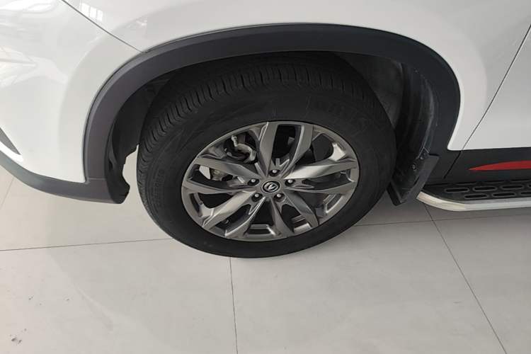 Used CHANGAN CS75 2021 Honor Million Edition 280T DCT Prestige Model Left Front Wheel Hub