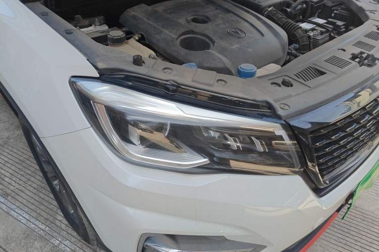 Used CHANGAN CS75 2021 Honor Million Edition 280T DCT Luxury Model Right Front Headlight