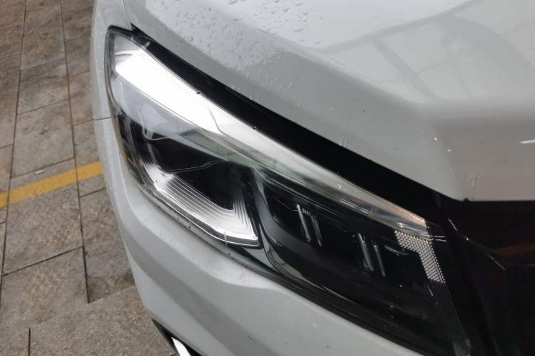 Used CHANGAN CS75 2021 Honor Million Edition 280T DCT Luxury Model Right Front Headlight
