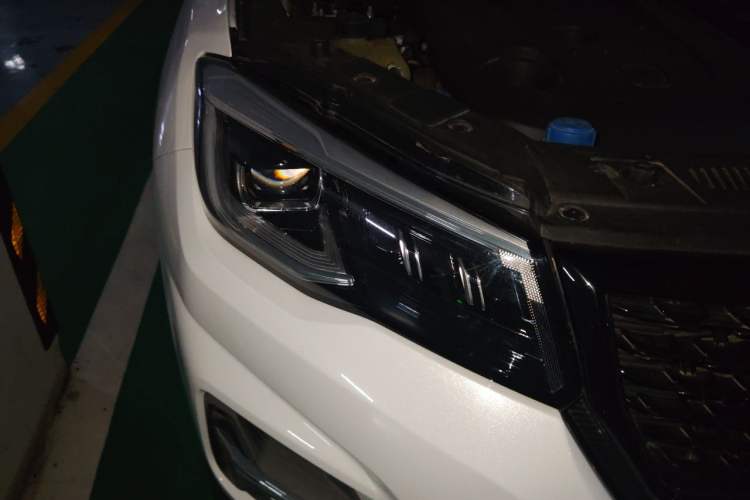 Used CHANGAN CS75 2021 Honor Million Edition 280T DCT Luxury Model Right Front Headlight