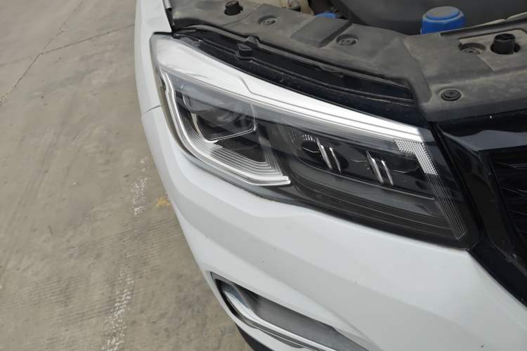 Used CHANGAN CS75 2021 Honor Million Edition 280T DCT Luxury Model Right Front Headlight