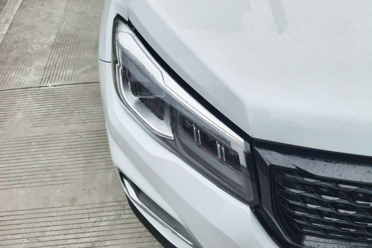 Used CHANGAN CS75 2021 Honor Million Edition 280T DCT Navigation Model Right Front Headlight