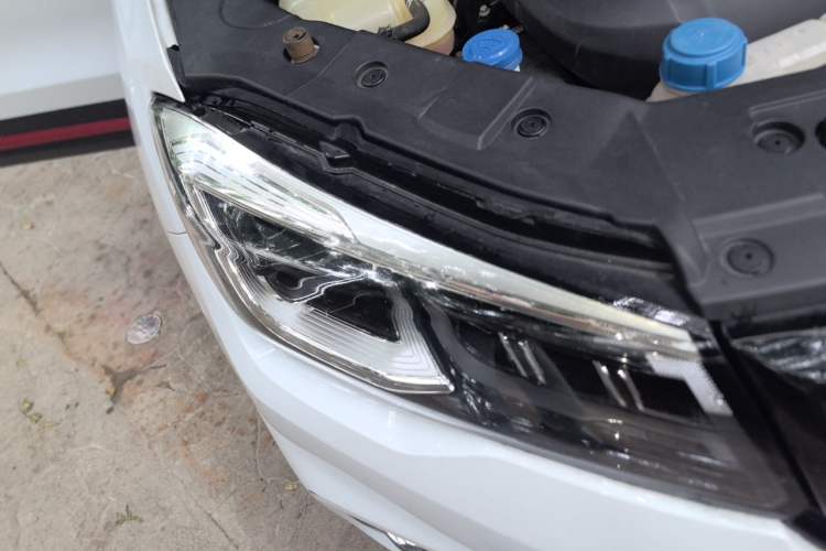 Used CHANGAN CS75 2021 Honor Million Edition 280T DCT Luxury Model Right Front Headlight