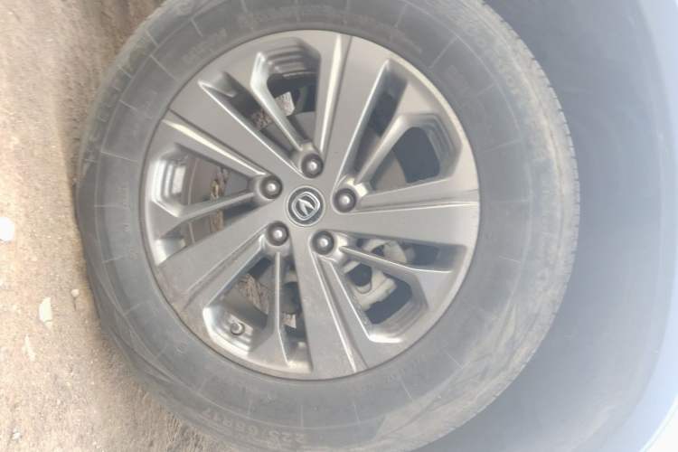 Used CHANGAN CS75 2021 Honor Million Edition 280T DCT Luxury Model Right Front Wheel Hub