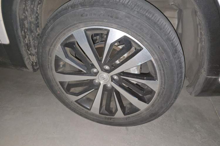 Used CHANGAN CS75 2021 Honor Million Edition 280T DCT Navigation Model Right Front Wheel Hub
