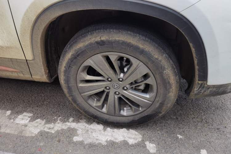 Used CHANGAN CS75 2021 Honor Million Edition 280T DCT Luxury Model Right Front Wheel Hub
