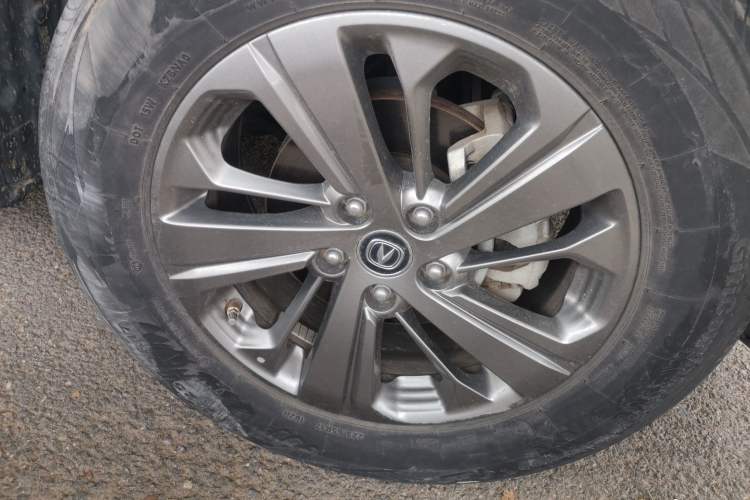 Used CHANGAN CS75 2021 Honor Million Edition 280T DCT Luxury Model Right Front Wheel Hub