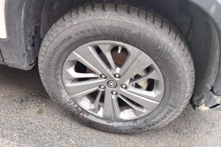 Used CHANGAN CS75 2021 Honor Million Edition 280T Manual Elite Model Right Front Wheel Hub