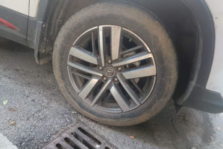 Used CHANGAN CS75 2021 Honor Million Edition 280T DCT Luxury Model Right Front Wheel Hub