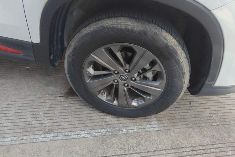 Used CHANGAN CS75 2021 Honor Million Edition 280T DCT Luxury Model Right Front Wheel Hub