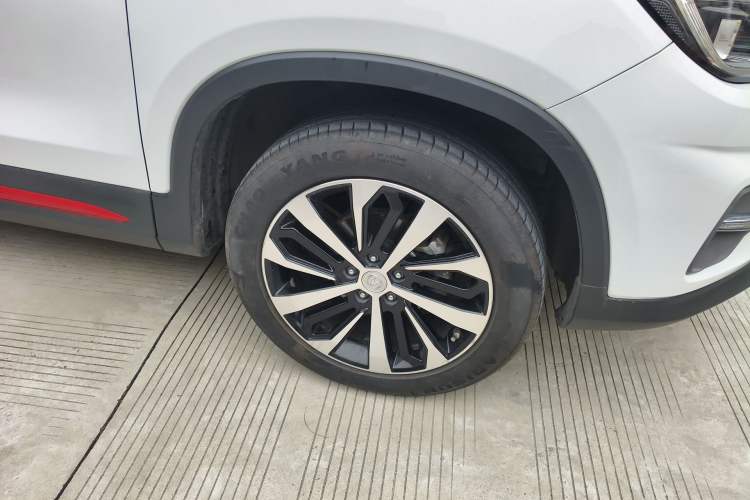 Used CHANGAN CS75 2021 Honor Million Edition 280T DCT Navigation Model Right Front Wheel Hub