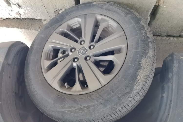 Used CHANGAN CS75 2021 Honor Million Edition 280T Manual Elite Model Right Front Wheel Hub