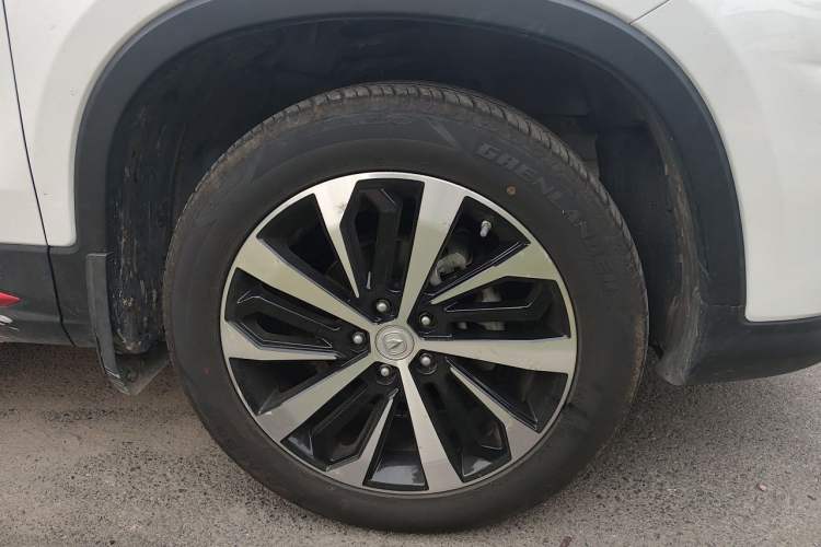 Used CHANGAN CS75 2021 Honor Million Edition 280T DCT Navigation Model Right Front Wheel Hub