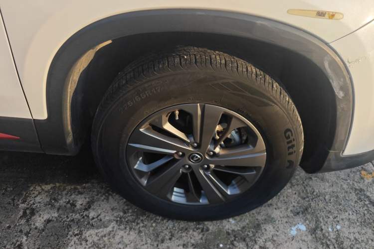 Used CHANGAN CS75 2021 Honor Million Edition 280T DCT Luxury Model Right Front Wheel Hub