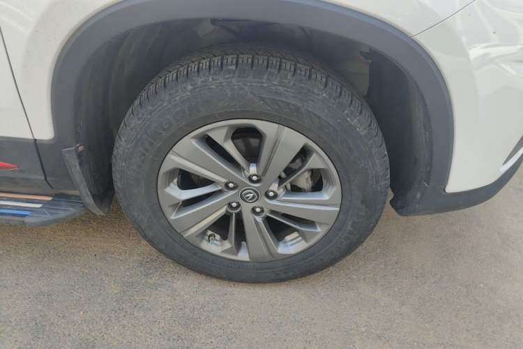 Used CHANGAN CS75 2021 Honor Million Edition 280T DCT Luxury Model Right Front Wheel Hub