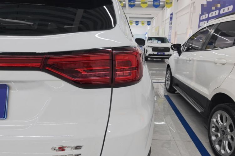 Used CHANGAN CS75 2021 Honor Million Edition 280T DCT Luxury Model Right Rear Taillight