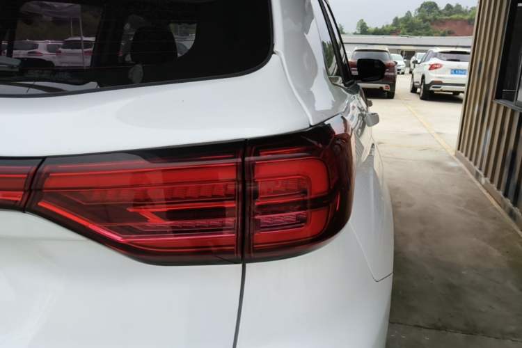 Used CHANGAN CS75 2021 Honor Million Edition 280T DCT Luxury Model Right Rear Taillight