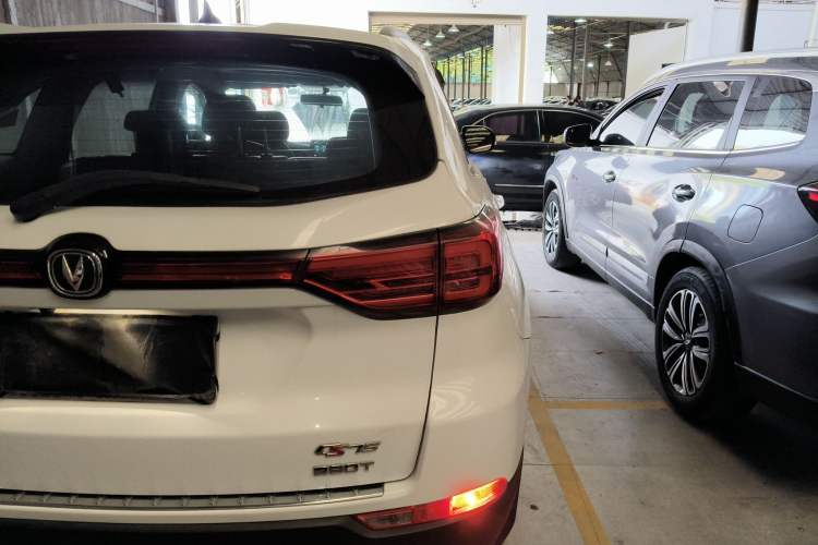 Used CHANGAN CS75 2021 Honor Million Edition 280T DCT Luxury Model Right Rear Taillight