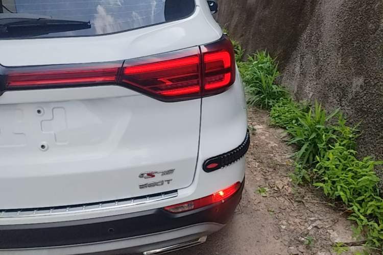 Used CHANGAN CS75 2021 Honor Million Edition 280T DCT Luxury Model Right Rear Taillight