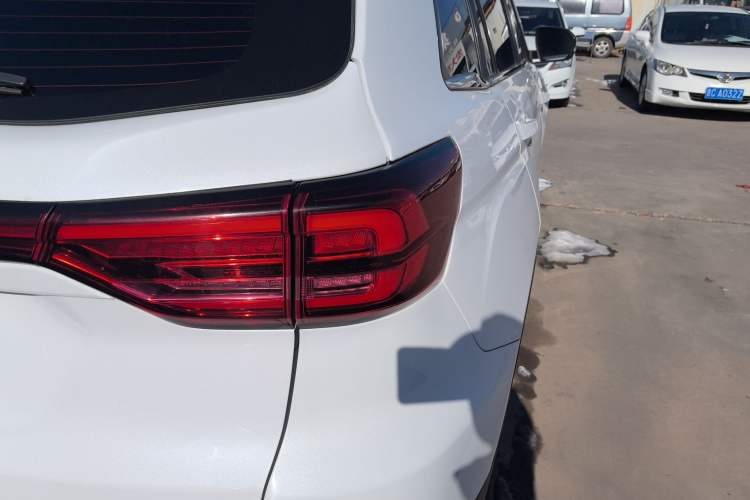 Used CHANGAN CS75 2021 Honor Million Edition 280T DCT Luxury Model Right Rear Taillight