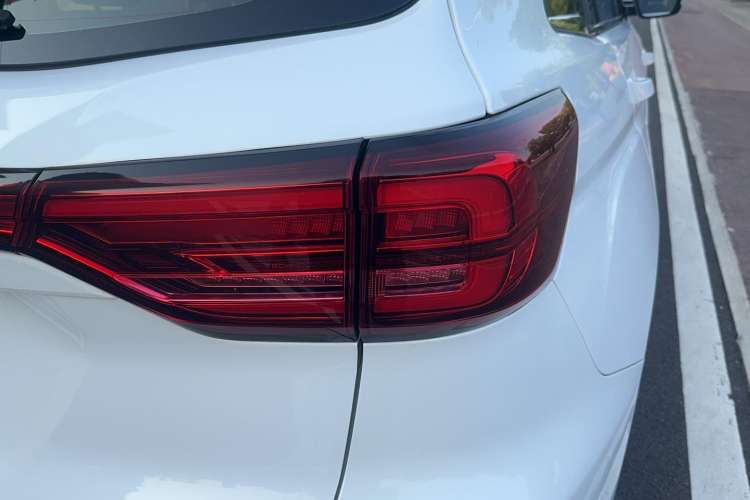 Used CHANGAN CS75 2021 Honor Million Edition 280T DCT Luxury Model Right Rear Taillight