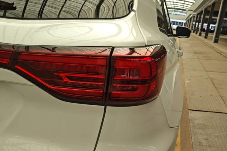 Used CHANGAN CS75 2021 Honor Million Edition 280T DCT Navigation Model Right Rear Taillight