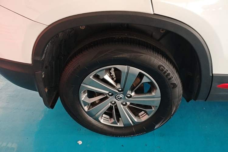 Used CHANGAN CS75 2021 Honor Million Edition 280T DCT Luxury Model Right Rear Wheel Hub