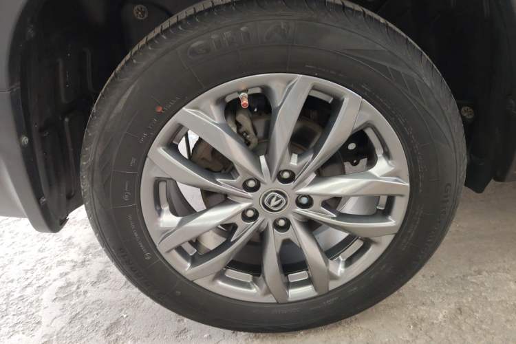 Used CHANGAN CS75 2021 Honor Million Edition 280T DCT Prestige Model Right Rear Wheel Hub
