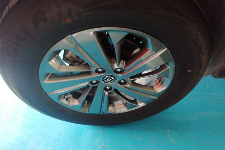 Used CHANGAN CS75 2021 Honor Million Edition 280T DCT Luxury Model Right Rear Wheel Hub