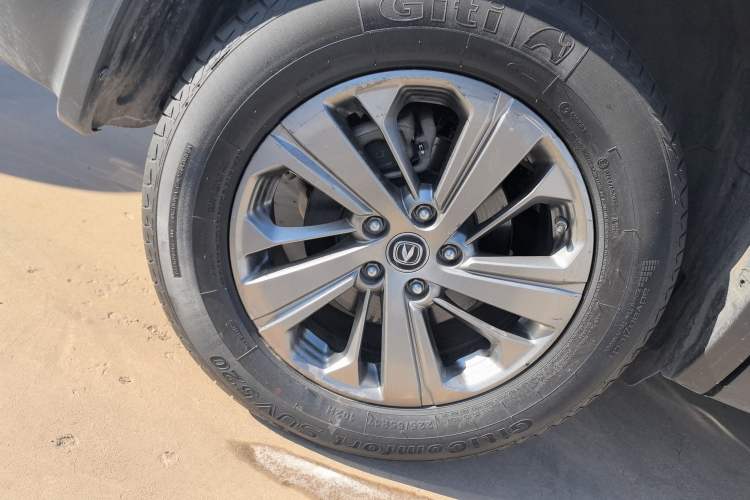 Used CHANGAN CS75 2021 Honor Million Edition 280T DCT Luxury Model Right Rear Wheel Hub