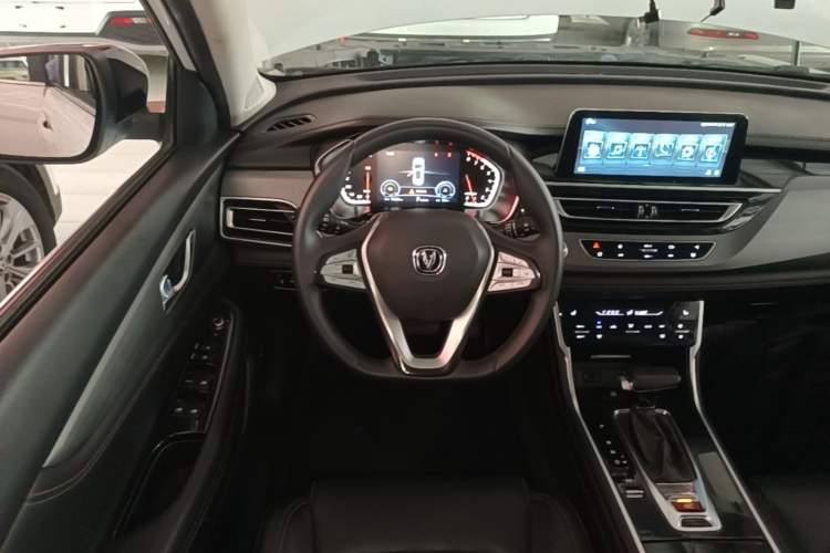 Used CHANGAN CS75 2021 Honor Million Edition 280T DCT Navigation Model Steering Wheel