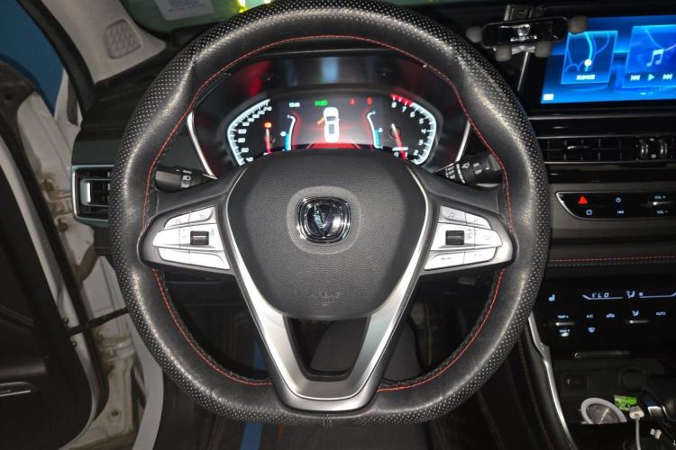 Used CHANGAN CS75 2021 Honor Million Edition 280T DCT Navigation Model Steering Wheel