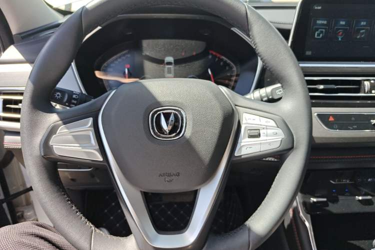 Used CHANGAN CS75 2021 Honor Million Edition 280T DCT Luxury Model Steering Wheel