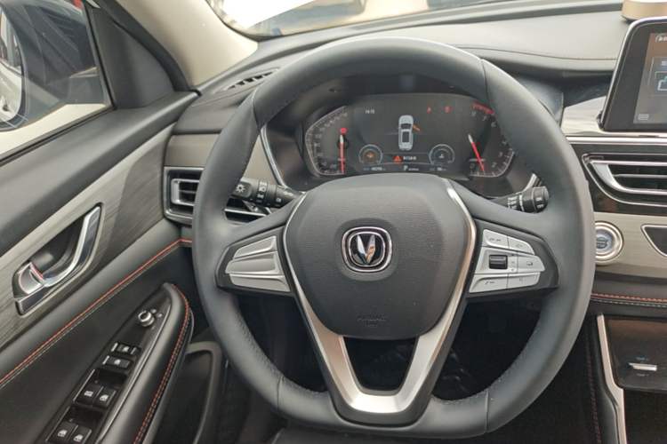 Used CHANGAN CS75 2021 Honor Million Edition 280T DCT Luxury Model Steering Wheel