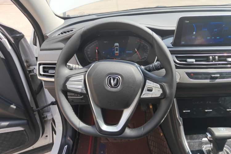 Used CHANGAN CS75 2021 Honor Million Edition 280T DCT Luxury Model Steering Wheel