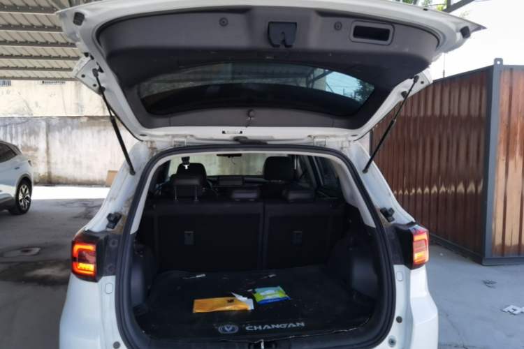 Used CHANGAN CS75 2021 Honor Million Edition 280T DCT Prestige Model Trunk
