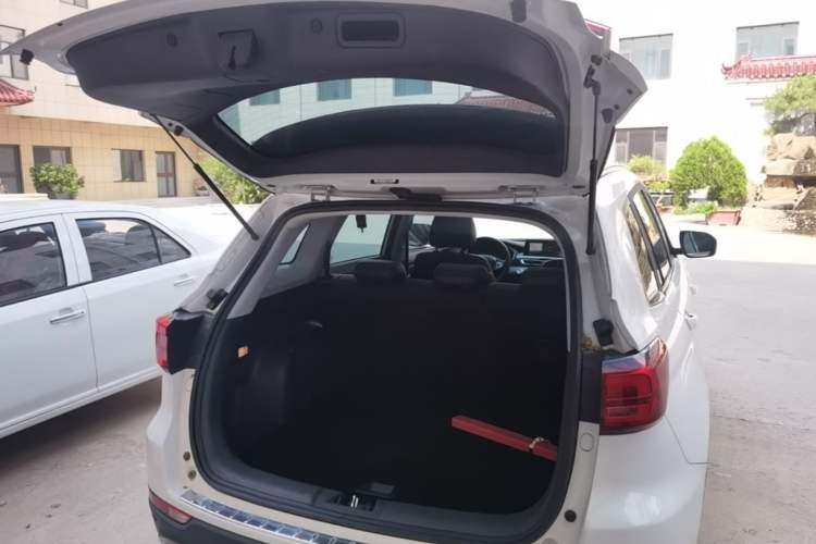 Used CHANGAN CS75 2021 Honor Million Edition 280T DCT Prestige Model Trunk