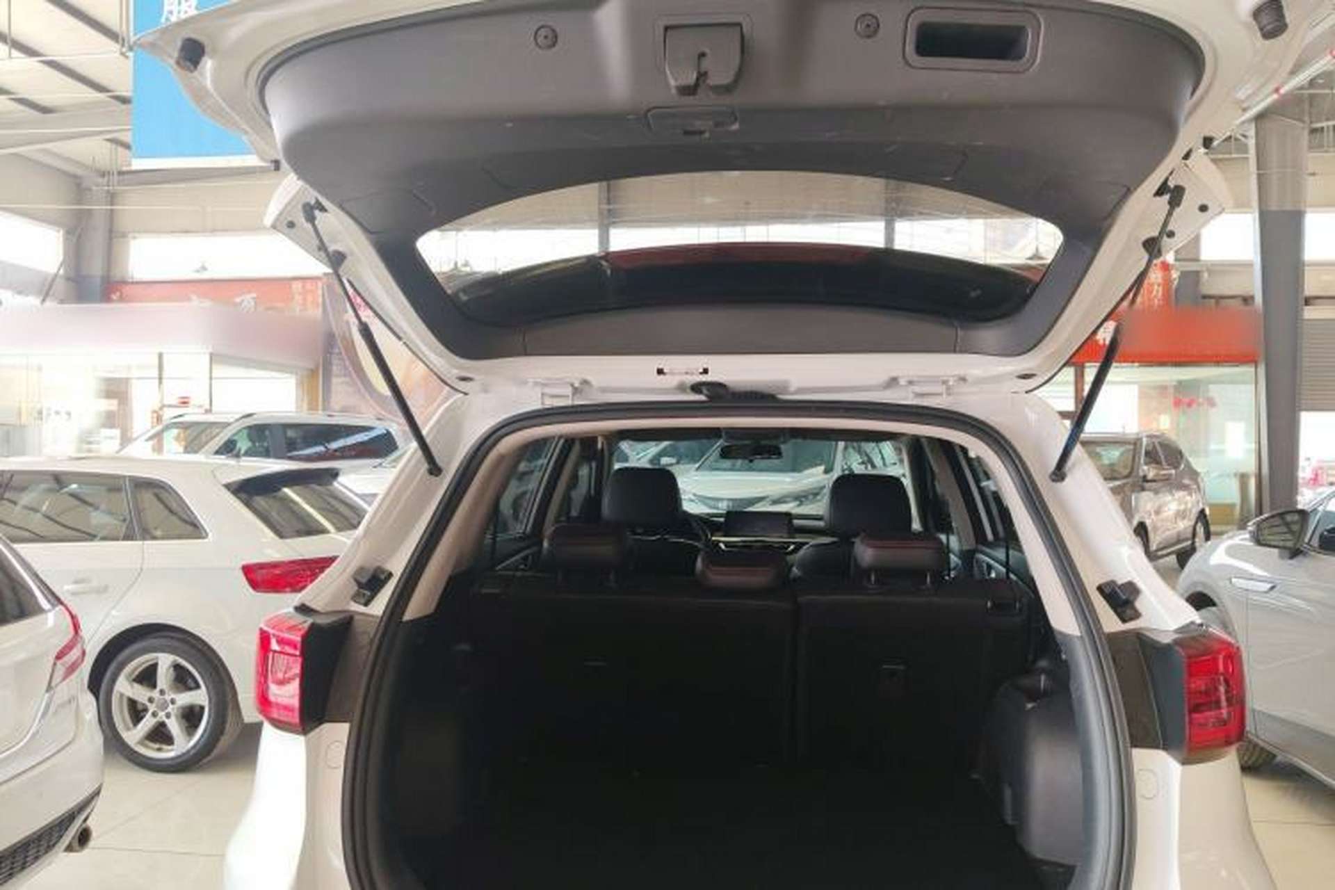 Used CHANGAN CS75 2021 Honor Million Edition 280T DCT Prestige Model Trunk