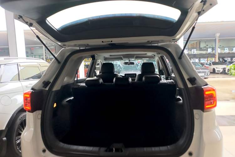 Used CHANGAN CS75 2021 Honor Million Edition 280T DCT Luxury Model Trunk