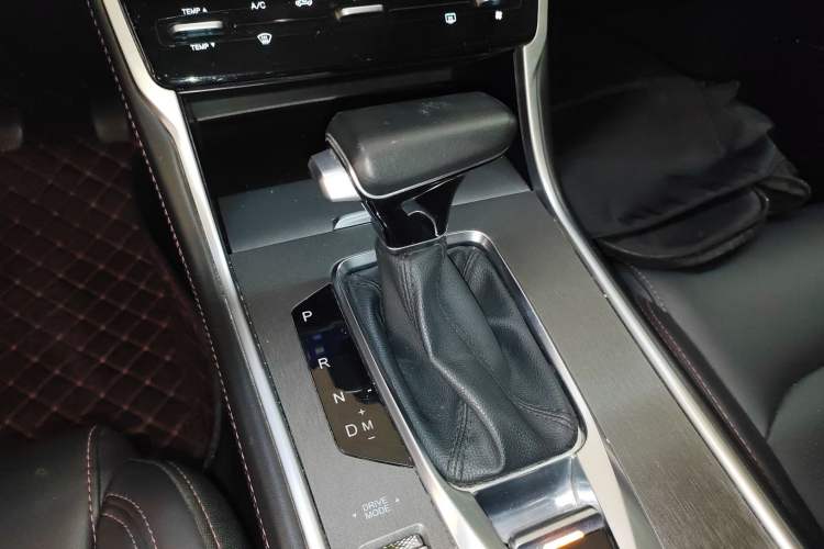 Used CHANGAN CS75 2022 Blue Whale Edition 1.5T DCT Prestige Model Gear Lever