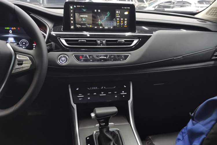 Used CHANGAN CS75 2022 Blue Whale Edition 1.5T DCT Prestige Model Audio And AC Panel