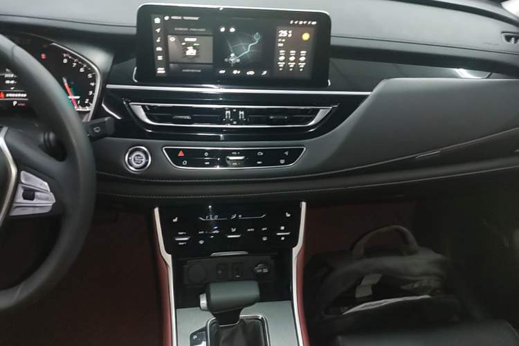 Used CHANGAN CS75 2022 Blue Whale Edition 1.5T DCT Prestige Model Audio And AC Panel