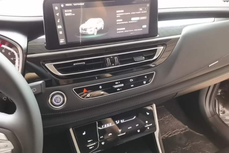 Used CHANGAN CS75 2022 Blue Whale Edition 1.5T DCT Prestige Model Audio And AC Panel