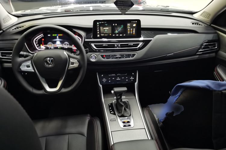 Used CHANGAN CS75 2022 Blue Whale Edition 1.5T DCT Prestige Model Center Console