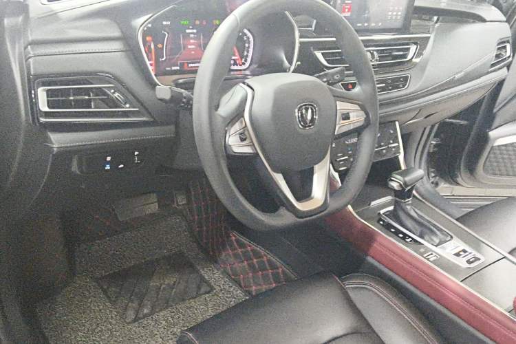 Used CHANGAN CS75 2022 Blue Whale Edition 1.5T DCT Prestige Model Center Console