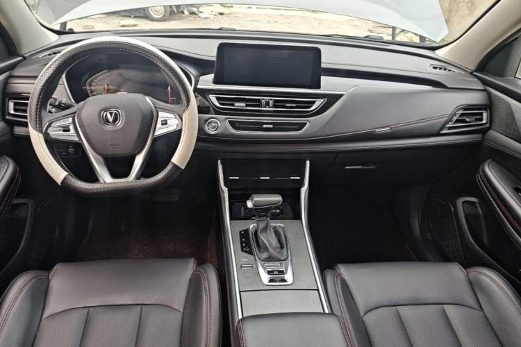 Used CHANGAN CS75 2022 Blue Whale Edition 1.5T DCT Luxury Model Center Console