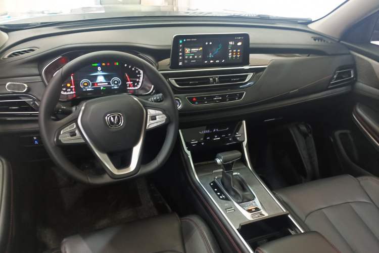 Used CHANGAN CS75 2022 Blue Whale Edition 1.5T DCT Luxury Model Center Console