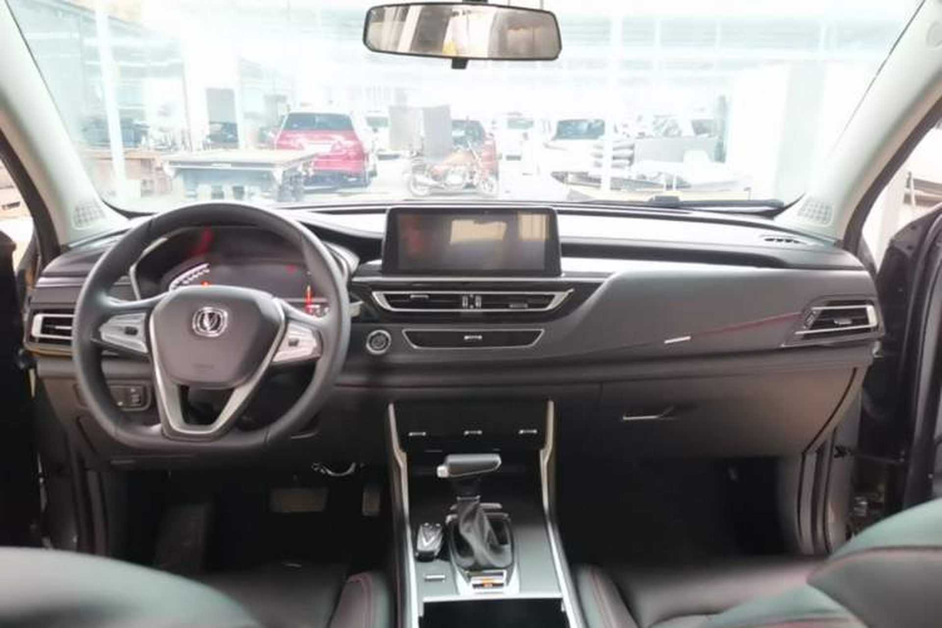 Used CHANGAN CS75 2022 Blue Whale Edition 1.5T DCT Prestige Model Center Console