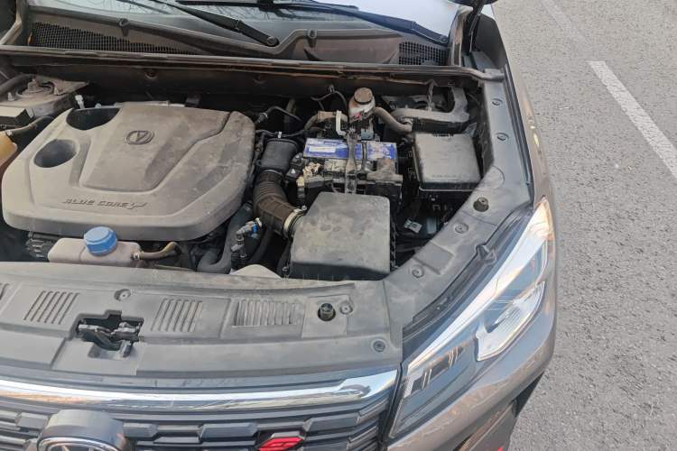 Used CHANGAN CS75 2022 Blue Whale Edition 1.5T Manual Elite Model Engine Bay Left