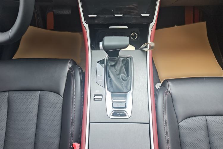 Used CHANGAN CS75 2022 Blue Whale Edition 1.5T DCT Prestige Model Gear Lever